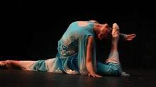 独舞蹈视频,跟随视频领略舞者灵魂律动