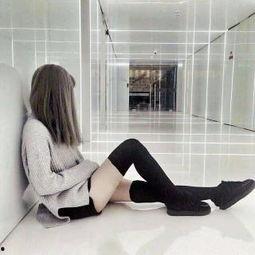 小媳妇超短裙视频,辣眼瞬间！小媳妇超短裙视频引发热议